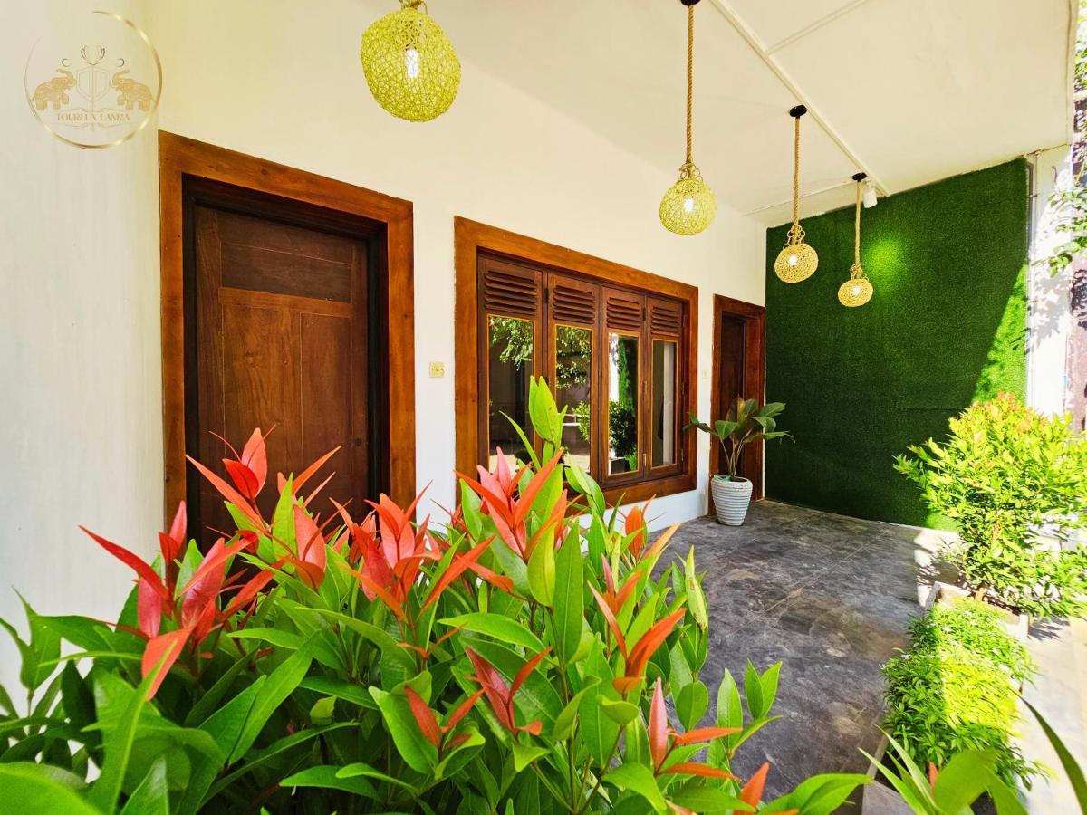 Galle Face Terrace Hostel By Tourlux Colombo Extérieur photo